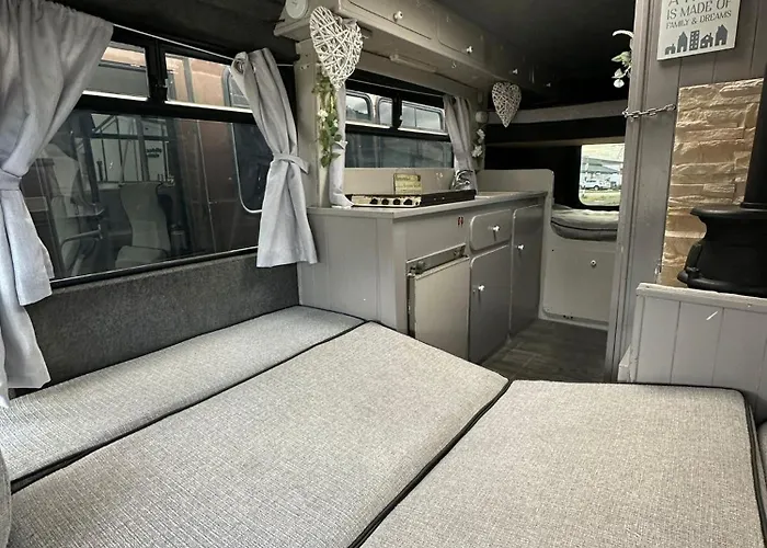 Retro Camper Hire Discover Ireland Campingplads *