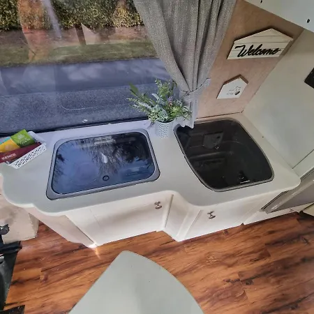 Retro Camper Hire Discover Ireland דבלין