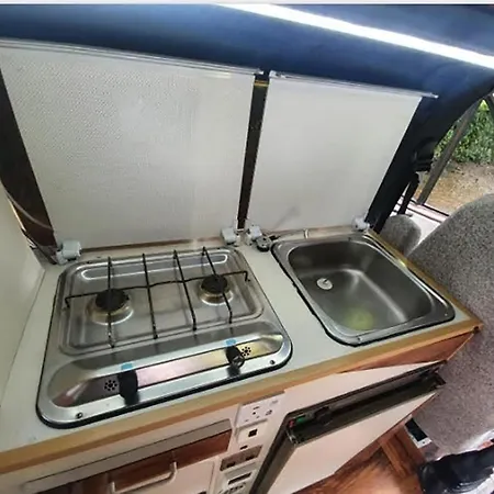 Retro Camper Hire Discover Ireland דבלין