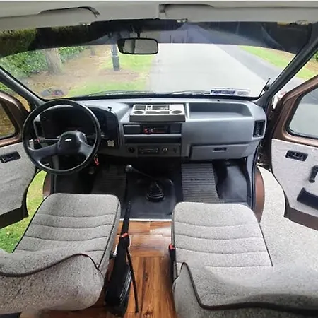 אתר קמפינג Retro Camper Hire Discover Ireland דבלין