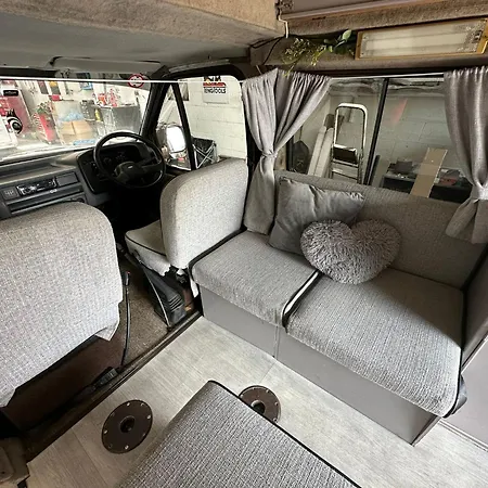 Kamp alanı Retro Camper Hire Discover Ireland Dublin