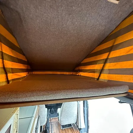 אתר קמפינג Retro Camper Hire Discover Ireland *