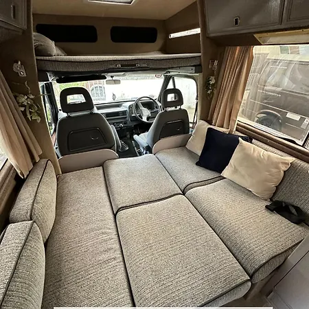 אתר קמפינג Retro Camper Hire Discover Ireland דבלין