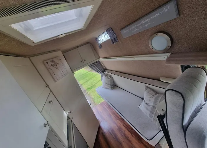 مكان تخييم Retro Camper Hire Discover Ireland