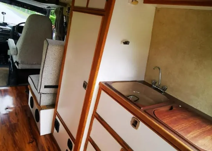 مكان تخييم Retro Camper Hire Discover Ireland *