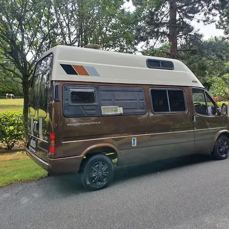Retro Camper Hire Discover Ireland 都柏林