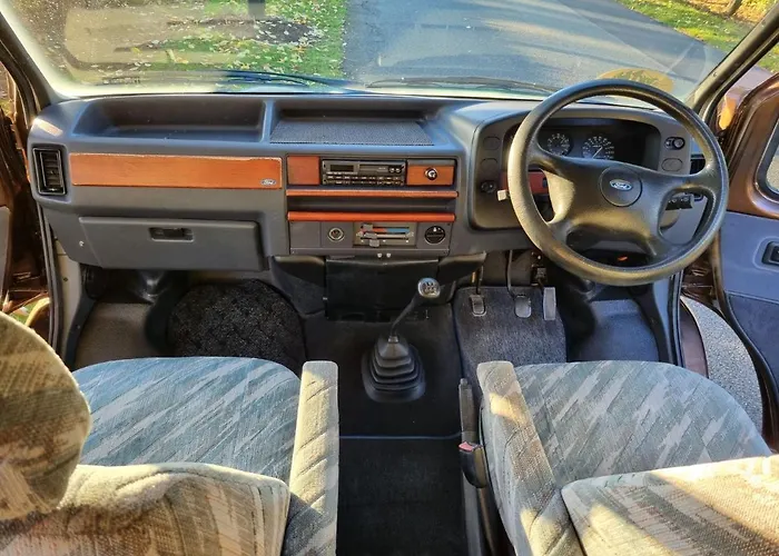 אתר קמפינג Retro Camper Hire Discover Ireland *