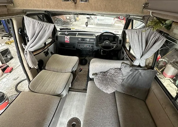 Retro Camper Hire Discover Ireland דבלין