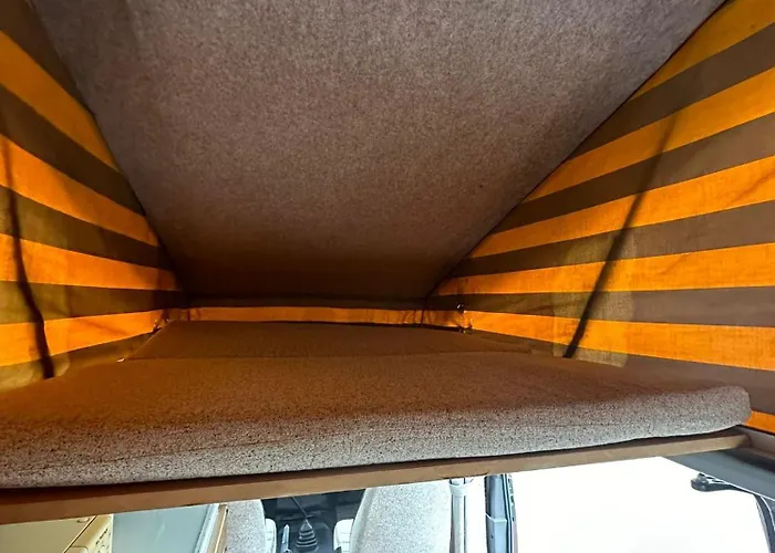 אתר קמפינג Retro Camper Hire Discover Ireland *